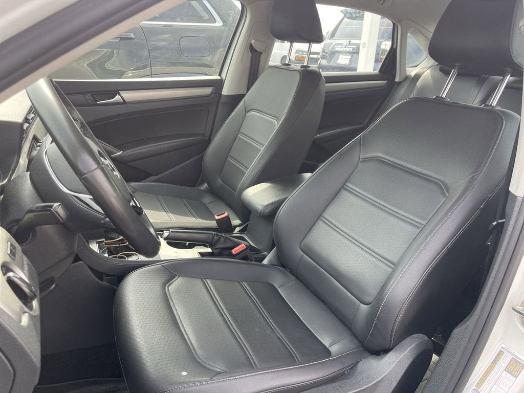 2022 Volkswagen Passat 2.0T SE