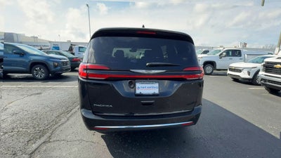 2022 Chrysler Pacifica Touring