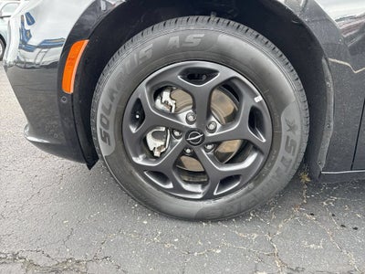 2022 Chrysler Pacifica Hybrid Touring L