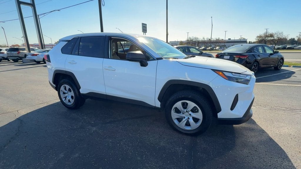 2025 Toyota RAV4 LE