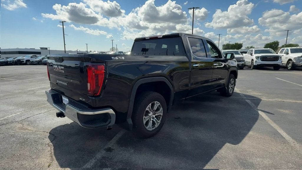2022 GMC Sierra 1500 SLT
