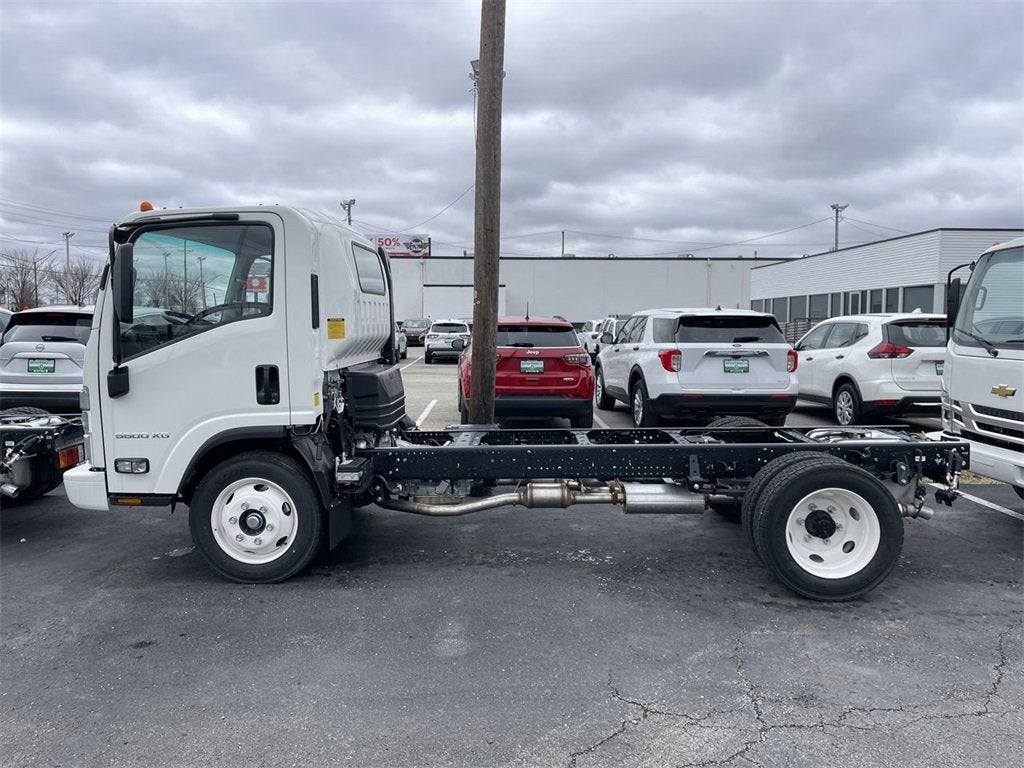 2024 Chevrolet Low Cab Forward 5500 XG 5500