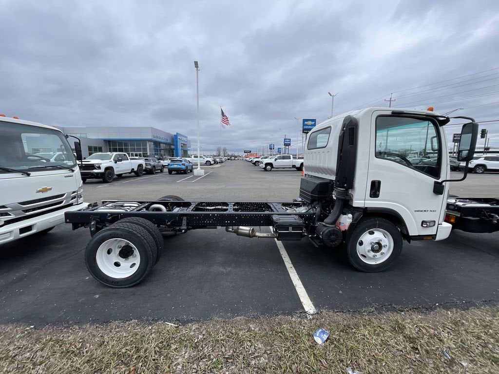 2024 Chevrolet Low Cab Forward 5500 XG 5500