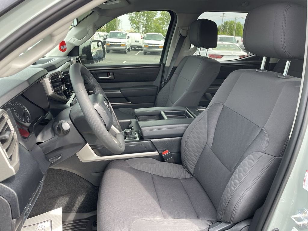 2024 Toyota Tundra 4WD SR5