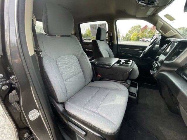 2020 RAM 1500 Big Horn Crew Cab 4x4 5'7" Box