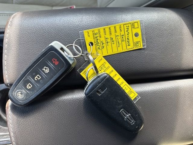 2013 Lincoln MKS 4dr Sdn 3.7L AWD