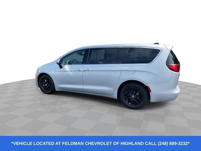 2023 Chrysler Voyager LX