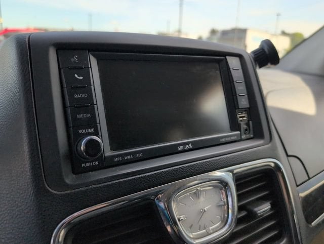 2011 Chrysler Town & Country Touring-L
