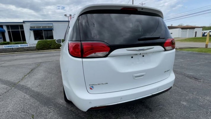 2020 Chrysler Pacifica Limited in , OH - Mark Wahlberg Chevrolet Auto Group
